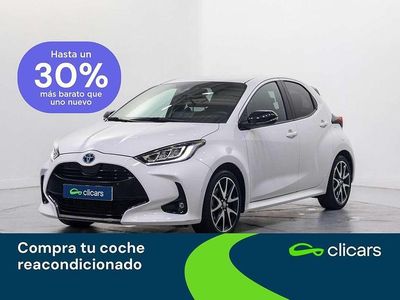 Usado Toyota Yaris Hybrid Style 75 CV (55 kW) 2022 Blanco Berlina