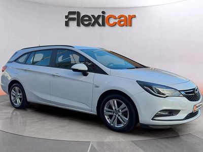 Blanco Usado 2019 Opel Astra Selective Familiar | 8890 € (Precio justo)