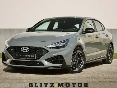 Usado Hyundai i30 N Line 140 CV (102 kW) 2025 Gris / plata Berlina