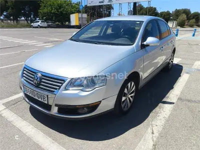 Usado VW Passat Edition 110 CV (80 kW) 2010 Gris / plata Berlina