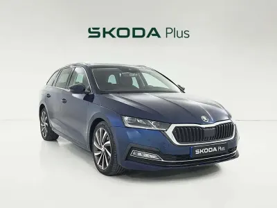 Usado Skoda Octavia Style 150 CV (110 kW) 2022 Azul Familiar