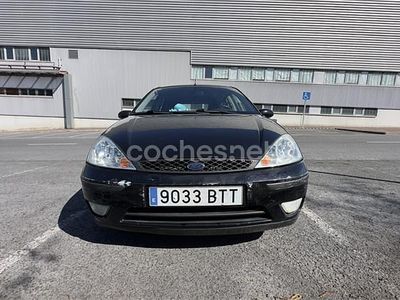 Usado Ford Focus Ghia 90 CV (66 kW) 2002 Negro Berlina