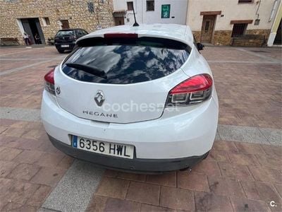 Blanco Usado 2014 Renault Mégane Bose Edition Coupe | 8000 € (Precio justo)