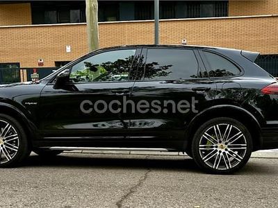 Usado Porsche Cayenne S E-Hybrid Platinum Edition 416 CV (305 kW) 2017 Negro SUV