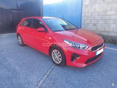 Usado Kia Ceed 100 CV (73 kW) 2019 Rojo Utilitario