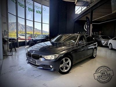 Usado BMW 318 Comfort Edition 143 CV (105 kW) 2014 Gris / plata Berlina