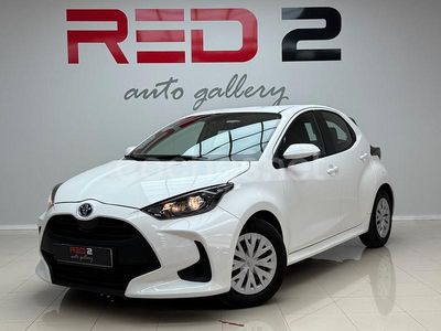 Usado Toyota Yaris Hybrid Active 116 CV (85 kW) 2023 Blanco Berlina