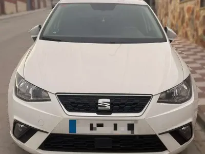 Usado Seat Ibiza Style 90 CV (66 kW) 2019 Blanco Utilitario