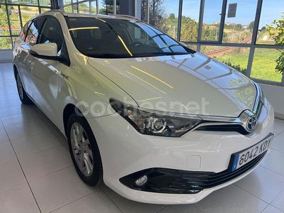 Toyota Auris Hybrid
