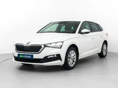 Usado Skoda Scala Ambition 110 CV (80 kW) 2023 Blanco Utilitario