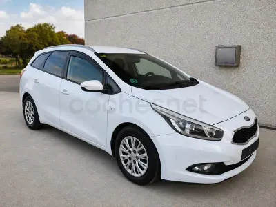 Usado Kia Ceed Sportswagon 128 CV (94 kW) 2014 Blanco Familiar