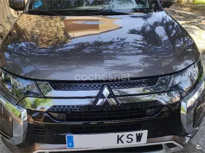 Usado Mitsubishi Outlander P-HEV 224 CV (164 kW) 2019 Marrón SUV