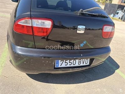 Usado Seat Leon Stella 105 CV (77 kW) 2002 Negro Utilitario