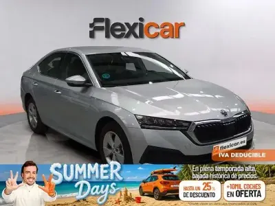 Usado Skoda Octavia Ambition 115 CV (84 kW) 2022 Gris Berlina