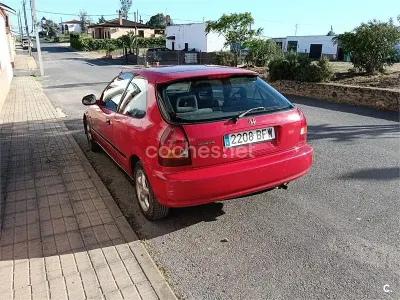 Usado Honda Civic S 90 CV (66 kW) 2001 Rojo Berlina