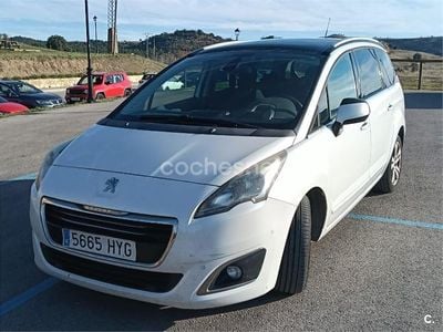 Usado Peugeot 5008 Allure 150 CV (110 kW) 2014 Blanco Monovolumen