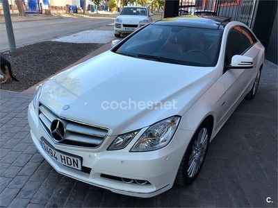 Usado Mercedes E220 Elegance 170 CV (125 kW) 2011 Blanco Coupe