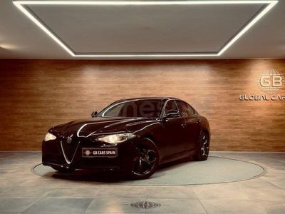 Usado Alfa Romeo Giulia 136 CV (100 kW) 2019 Negro Berlina