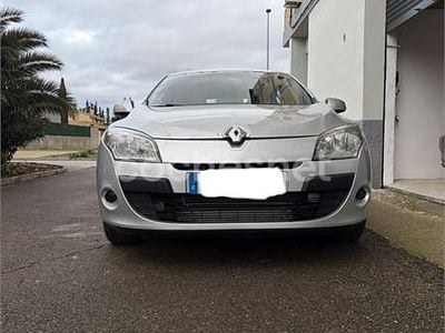 Usado Renault Mégane 105 CV (77 kW) 2010 Gris / plata Berlina