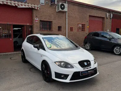 Usado Seat Leon CUPRA 265 CV (194 kW) 2012 Blanco Berlina