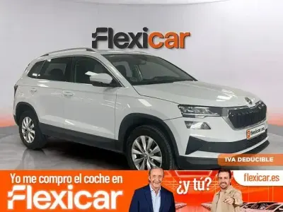 Usado Skoda Karoq Selection 115 CV (84 kW) 2024 Blanco SUV
