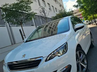 Usado Peugeot 308 Business-Line 130 CV (95 kW) 2016 Blanco Berlina