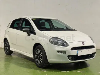 Usado Fiat Punto Young 69 HP (50 kW) 2014 Branco Citadino