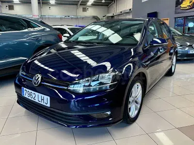 Usado VW Golf VIII Edition 130 CV (95 kW) 2020 Azul Berlina