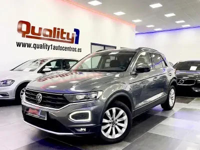 Usado VW T-Roc Edition 115 CV (84 kW) 2021 Gris / plata SUV
