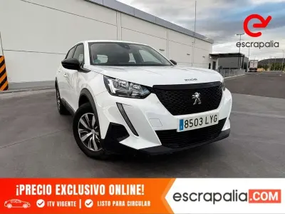 Usado Peugeot 2008 Active 110 CV (80 kW) 2022 Blanco SUV