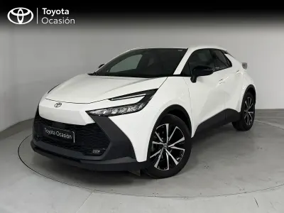 Begagnad Toyota C-HR Advance 140 HK (102 kW) 2024 Vit SUV