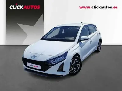 Usado Hyundai i20 101 CV (74 kW) 2025 Blanco Utilitario
