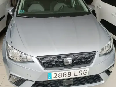 Usado Seat Ibiza Style 110 CV (80 kW) 2021 Gris Utilitario