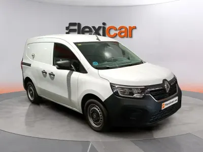 Begagnad Renault Kangoo 95 HK (69 kW) 2022 Vit Minibuss