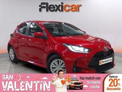 Usado Toyota Yaris Hybrid Business Edition 116 CV (85 kW) 2023 Rojo Berlina