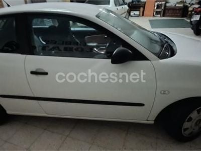 Blanco Usado 2004 Seat Ibiza Stella Berlina | 3300 € (Precio justo)