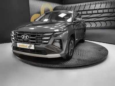 Usado Hyundai Tucson 160 CV (117 kW) 2025 Gris / plata SUV