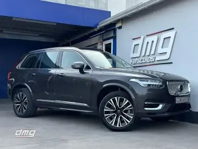 Usado Volvo XC90 Ultimate 455 CV (334 kW) 2023 Gris / plata SUV