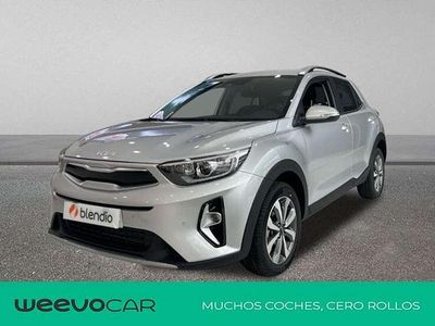 Usado Kia Stonic 79 CV (58 kW) 2024 Plateado SUV
