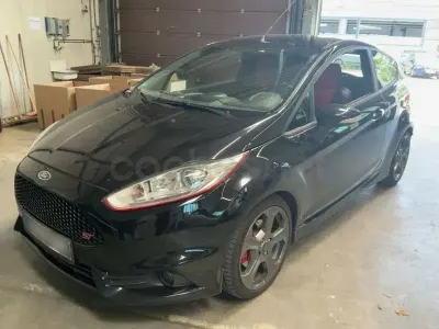 Usado Ford Fiesta ST 182 CV (133 kW) 2015 Negro Utilitario