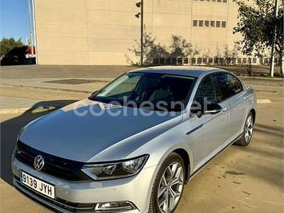 Gris / plata Usado 2017 VW Passat Advance Berlina | 14.750 € (Precio justo)