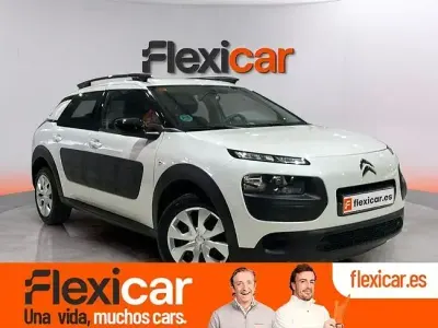Usado Citroën C4 Cactus Feel 110 CV (80 kW) 2017 Blanco Utilitario