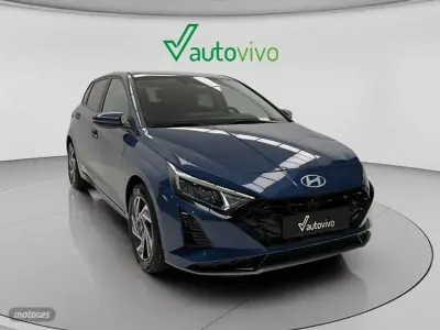 Usado Hyundai i20 100 CV (73 kW) 2025 Azul Utilitario