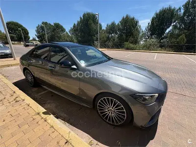 Usado Mercedes C220 200 CV (147 kW) 2023 Gris / plata Berlina