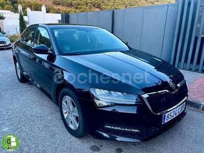 Negro Usado 2022 Skoda Superb Active Berlina | 18.800 € (Precio justo)