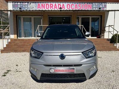Usado Ssangyong (KGM) Tivoli Limited 116 CV (85 kW) 2016 Gris SUV