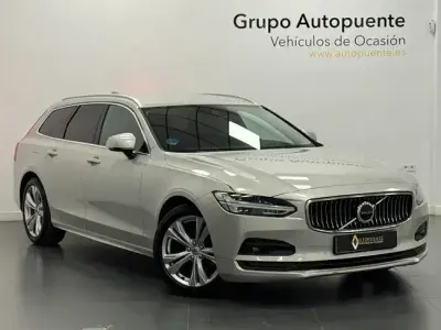 Käytetty Volvo V90 Momentum 197 HP (144 kW) 2021 Peessi Farmari