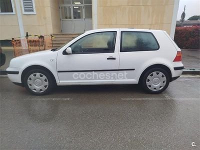 Usado VW Golf IV Conceptline 68 CV (50 kW) 2003 Blanco Berlina
