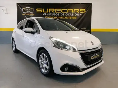 Usado Peugeot 208 Access 82 CV (60 kW) 2015 Blanco Utilitario