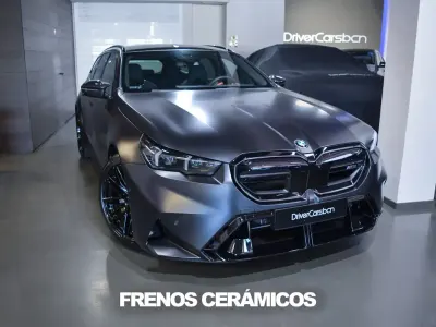 Uusi BMW M5 Comfort Edition 727 HP (534 kW) 2026 Musta Farmari